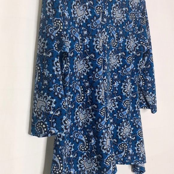 Basic Edition Medium Paisley Blue Handkerchief Hem Soft Stretch Blouse Women's - Picture 4 of 5